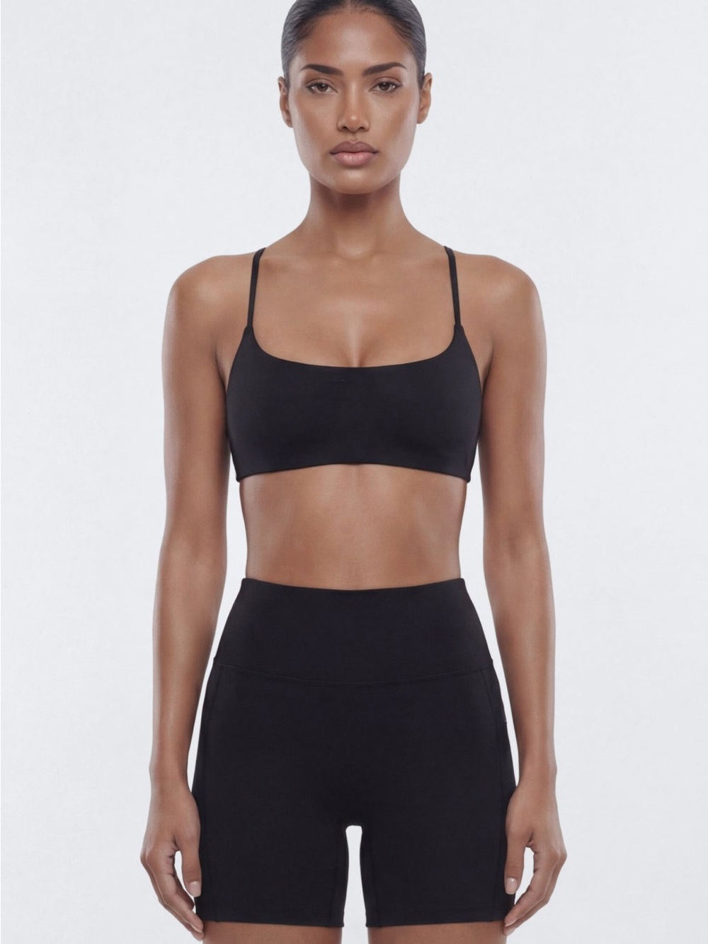 Women's Black Seamless Sports bra w glutes lifting shorts quickdri fabric